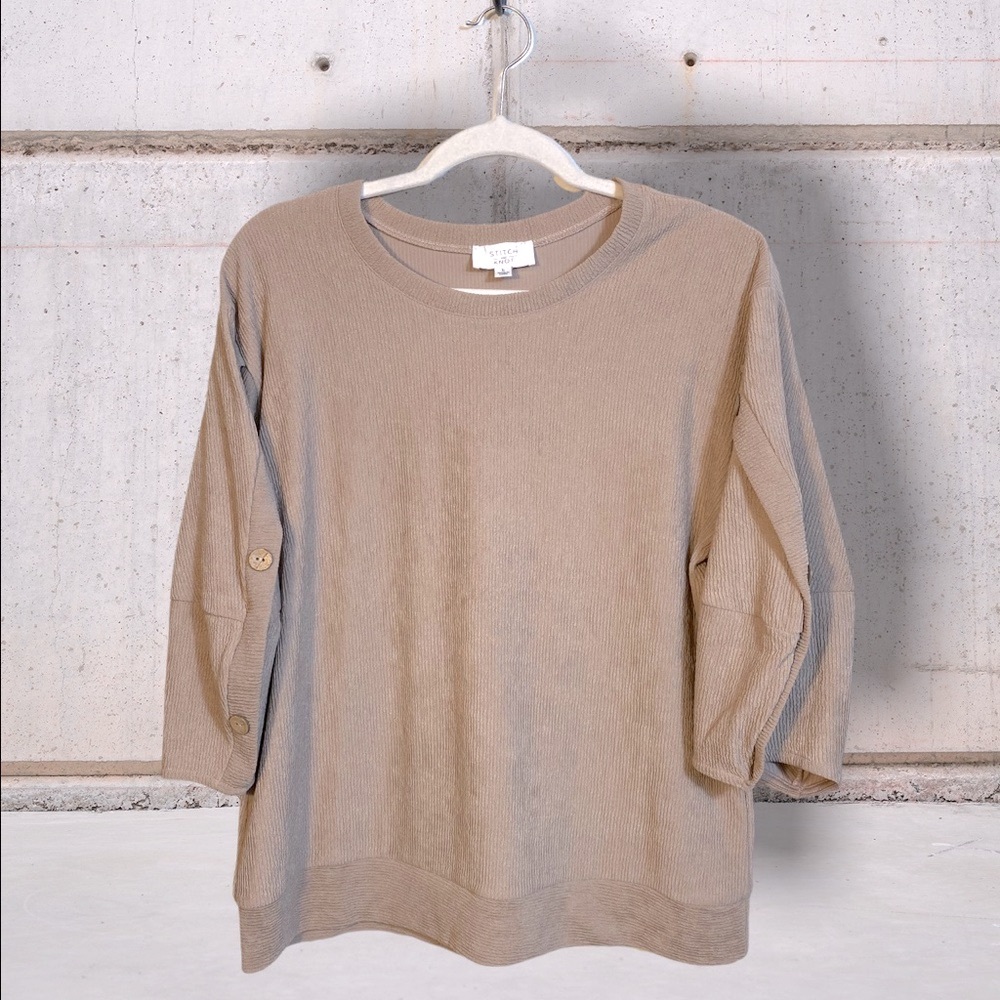 STITCH AND KNOT womens neutral ribbed knit NWOT split sleeve tan
